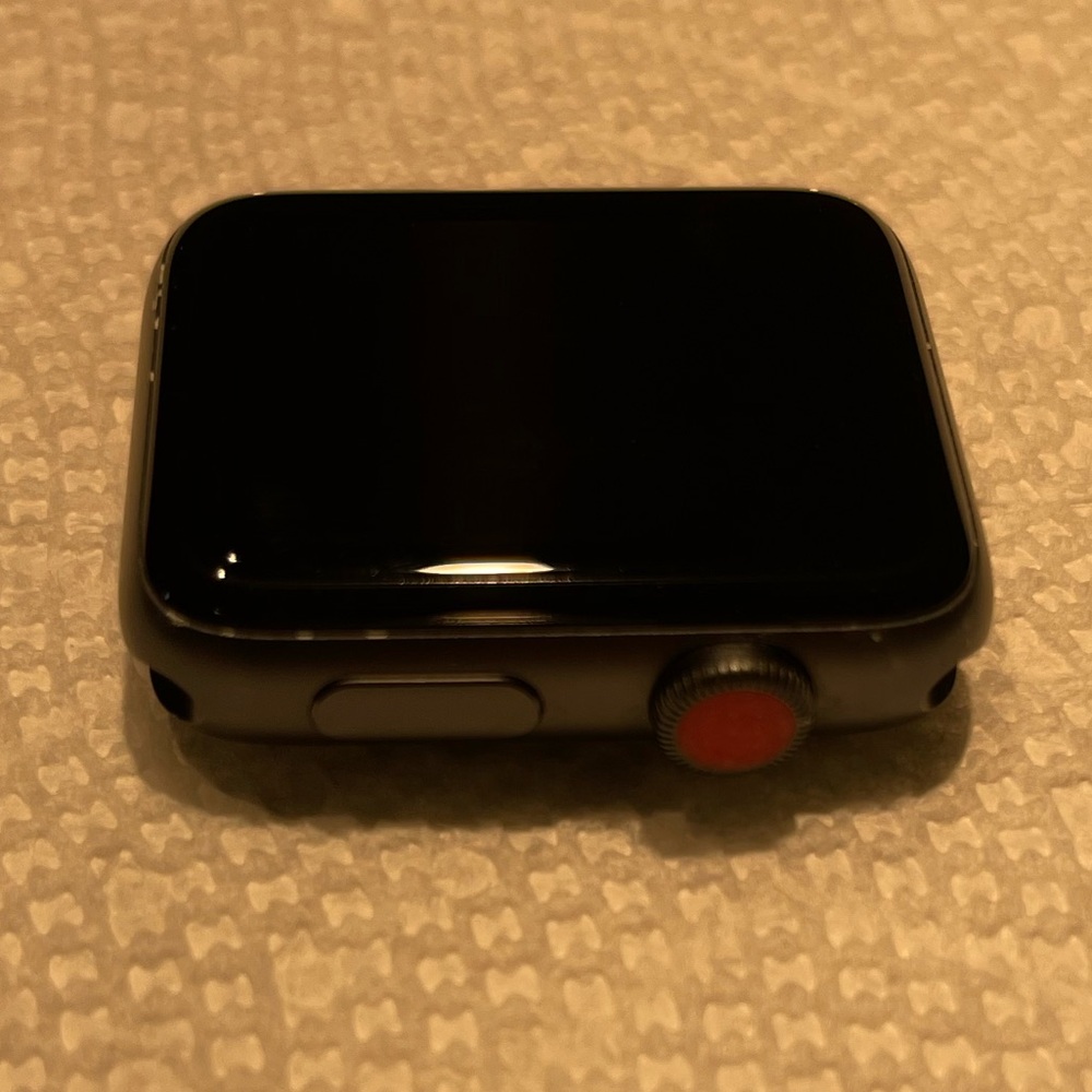 Apple Watch Series 3 42mm GPS + LTE - Picture 11 of 15